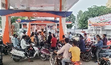 घबराहट में खरीदारी की जरूरत नहीं, Indian Oil ने देश भर में ईंधन, LPG का पर्याप्त स्टॉक उपलब्ध कराने का आश्वासन दिया
