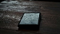 Tech Tips: फोन भीगने पर न करें ये गलतियां, वरना हो सकता है बड़ा नुकसान, जानिए क्या करें और क्या नहीं