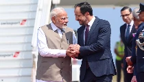 साइप्रस पहुंचे प्रधानमंत्री मोदी, हवाई अड्डे पर स्वागत के लिए राष्ट्रपति निकोस क्रिस्टोडौलिडेस को दिया धन्यवाद