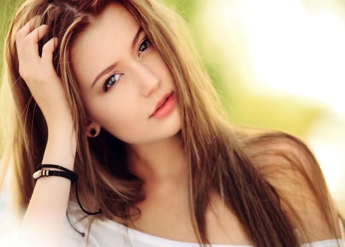 Face Stickiness: गर्मियों में भी फ्रेश और ग्लोइंग दिखेगी स्किन, ट्राई करें ये घरेलू नुस्खा