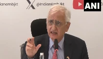प्रधानमंत्री मोदी के सामने...ऑपरेशन सिंदूर डेलिगेशन में शामिल सलमान खुर्शीद ने दिया ...