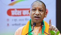 CM Yogi का दावा, किसानों के भविष्य को सुंदर और सुरक्षित बनाने की दिशा में काम कर रही डबल इंजन सरकार