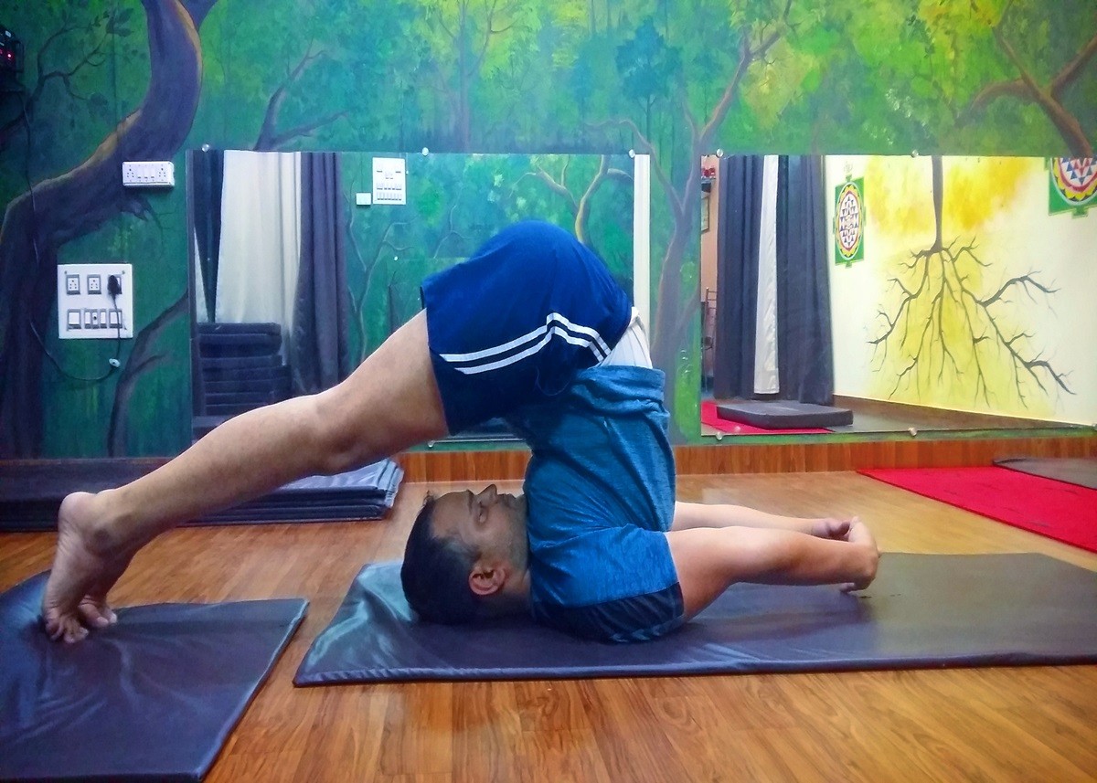 Yoga Tips: मानसून में जोड़ों के दर्द ने कर दिया है परेशान तो रोजाना करें ये योगासन