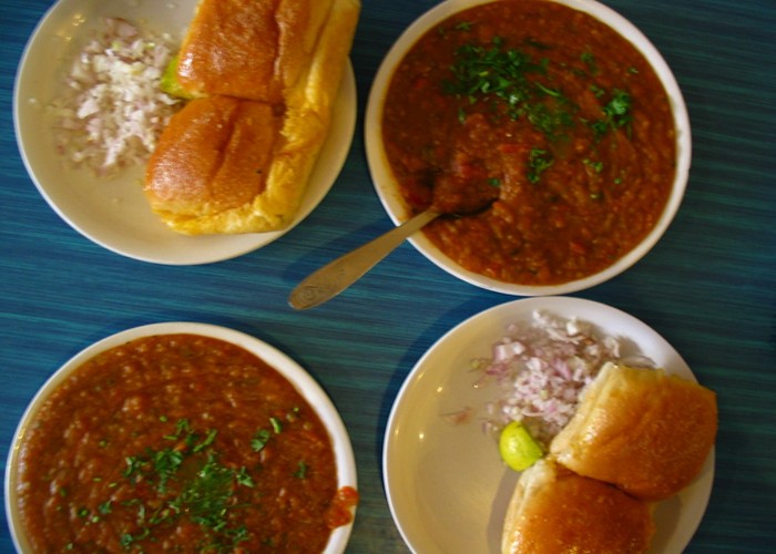 Cheese Pav Bhaji Recipes: घर पर मिनटों में बनाएं चीजी मसाला पाव, उंगली चाटते रह जाएंगे मेहमान