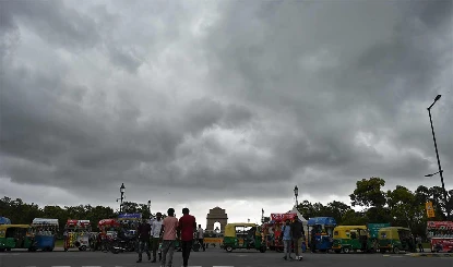 सतर्कता एक मौसम है (व्यंग्य)