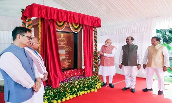 पीएम मोदी ने किया सांसदों के लिए फ्लैट का उद्घाटन