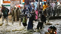 LIVE: India Monsoon Rains | IMD ने जारी किया अलर्ट, अगले 72 घंटो में भारत के कईं राज्यों में भारी बारिश 