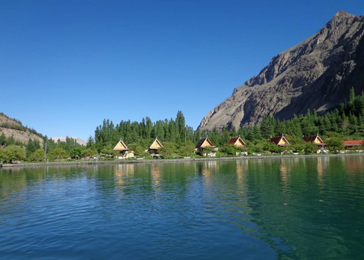 Indian Famous Lakes: भारत की इन 5 खूबसूरत झीलों को जरूर करें एक्सप्लोर, गर्मियों में दिखता है अद्भुत नजारा