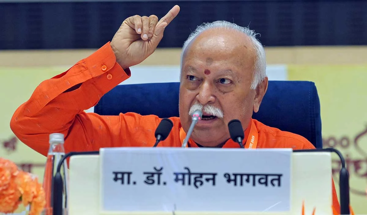 भागवत का संदेश: क्या बीजेपी के लिए राजनीतिक संकेत? राजनीति Bhagwat Remarks Spark Political Debate news image