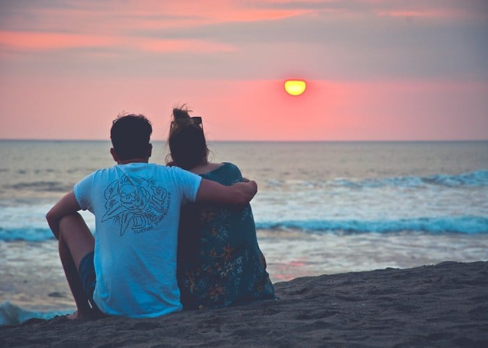 Relationship Tips: रिलेशनशिप में आने से पहले दिल ही नहीं दिमाग का भी करें इस्तेमाल, लंबे चलेंगे रिश्ते