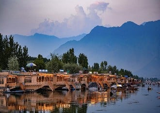 Kashmir Tour Package: IRCTC का ये कश्मीर टूर पैकेज है सबसे सस्ता, आप भी बुक कर लें टिकट