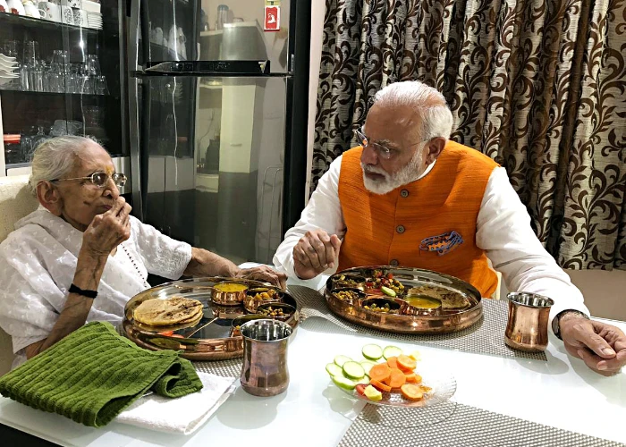 आखिर क्यों बिहार कांग्रेस को PM Modi और उनकी मां हीराबेन का AI वीडियो उल्टा पड़ गया है?