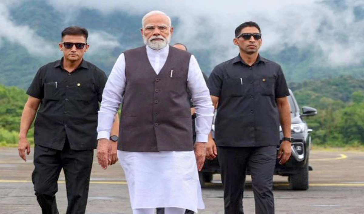 Combined Commanders Conference 2025: Operation Sindoor के बाद पहली बार तीनों सेनाओं के साथ PM Modi ने की चर्चा, बदलते खतरों के बीच नई दिशा तलाश रही Indian Defence Policy