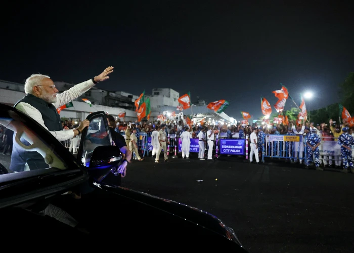 PM Modi West Bengal Visit: प्रधानमंत्री मोदी ने 16वें सशस्त्र बल सम्मेलन का उद्घाटन किया
