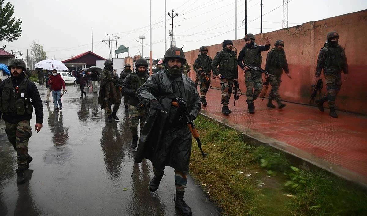 झारखंड में सुरक्षाबलों के साथ मुठभेड़ में तीन माओवादी मारे गए