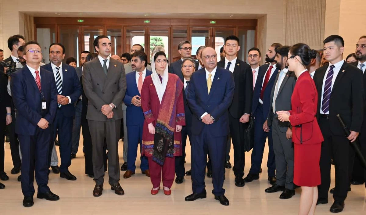 Prabhasakshi NewsRoom: China ने Zardari के लिए अपने गुप्त सैन्य परिसर के दरवाज़े खोल कर India को दिया 'संदेश'!