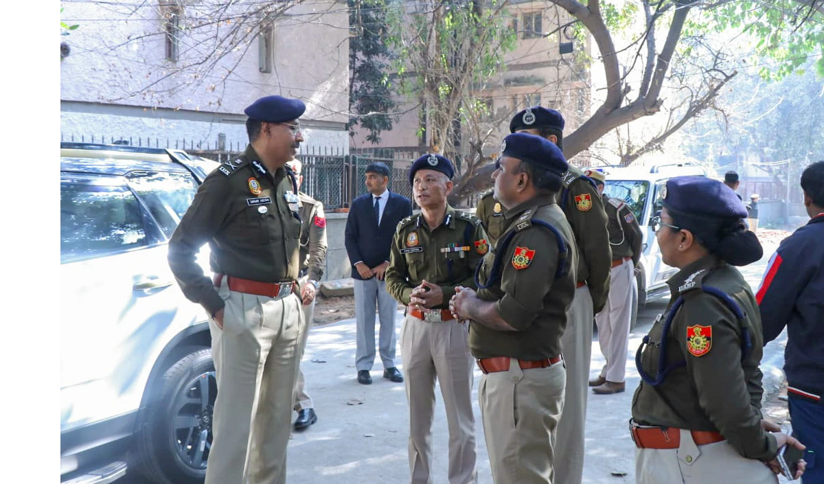दिल्ली पुलिस ने महिला सुरक्षा एवं अपराधों पर तीव्र कार्रवाई के लिए  झांसी स्कूटियों की शुरुआत की