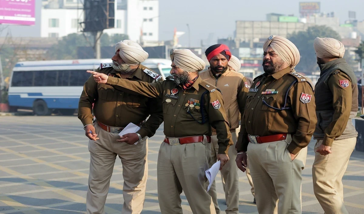 पंजाब में सीमा पार से मादक पदार्थ तस्करी करने वाले दो गिरोहों का भंडाफोड़