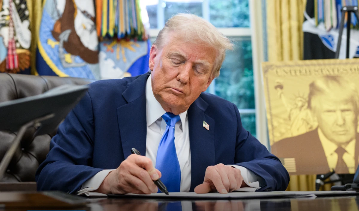 H-1B वीजा पर टैरिफ पर बढ़ा विवाद तो White House ने जारी की फैक्टशीट, Trump के फैसले को बताया सही
