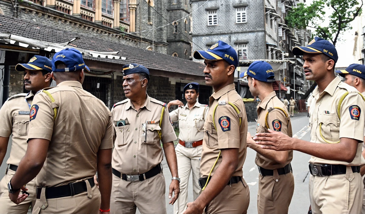 मुंबई में दुर्गा प्रतिमा खंडित, गरमाया माहौल! दो गुटों में झड़प के बाद 7 गिरफ्तार