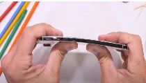 iPhone 17 Air: कितना मजबूत है सबसे पतला आईफोन, मुड़ने पर आसानी से टूट जाता है? 
