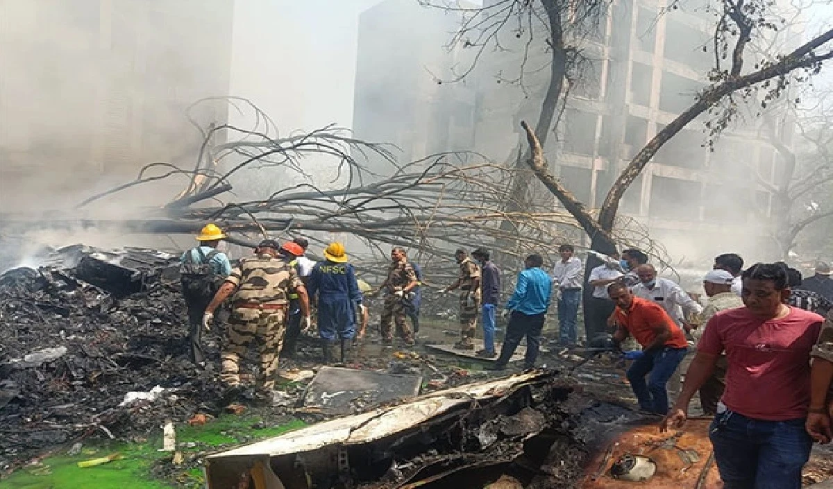 Ahmedabad Plane Crash: पायलट की गलती थी? अहमदाबाद विमान हादसे पर SC का DGCA को नोटिस