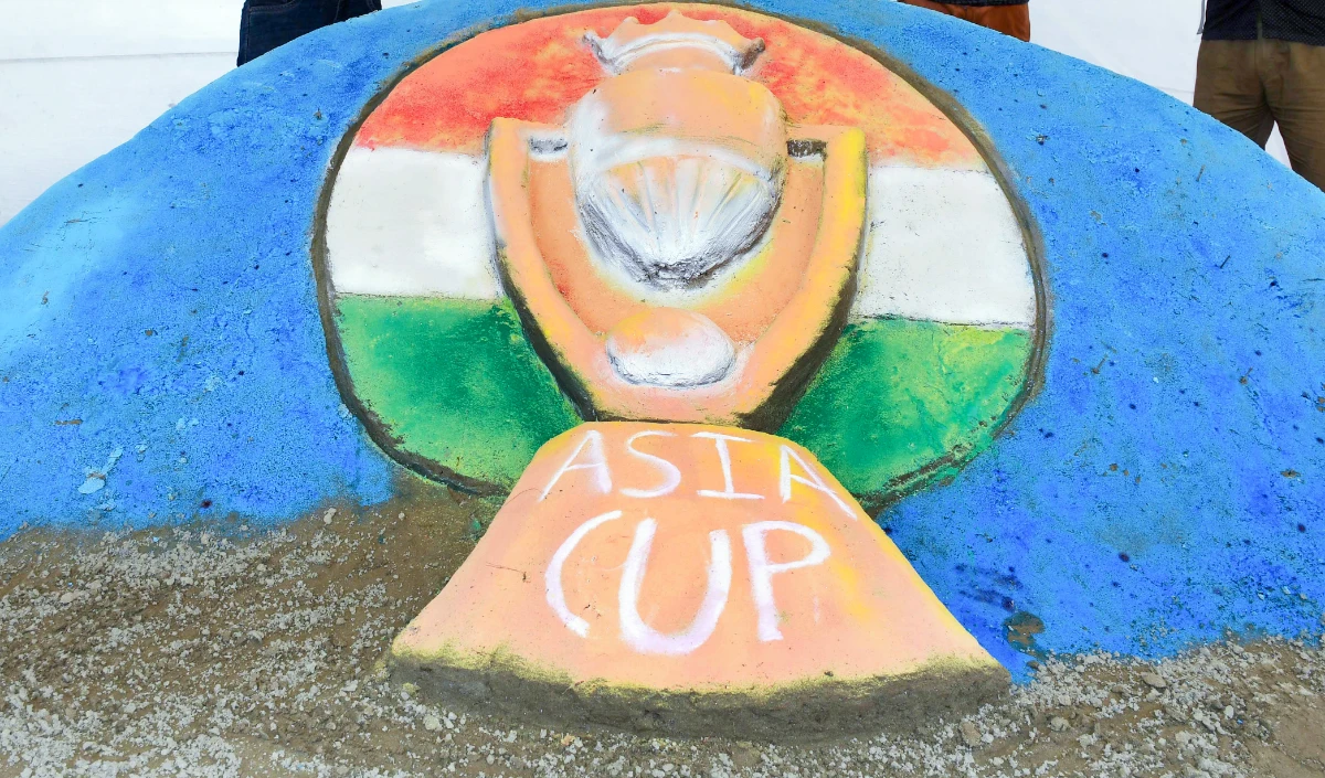 एशिया कप 2025 ट्रॉफी विवाद: दुबई में क्या हुआ? नई रिपोर्ट ने सच सामने लाया Dubai Asia Cup Trophy Dispute news image