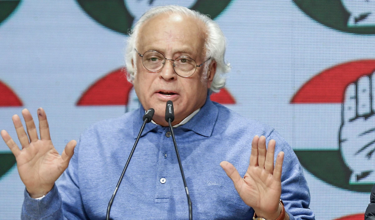 Union Budget से पहले Congress की बड़ी चेतावनी, Jairam Ramesh बोले- नाजुक दौर में है Economy