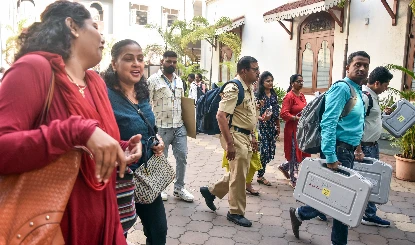 Maharashtra Civic Polls: मुंबई में वोटरों का ठंडा Response, मतदान केंद्रों पर दिखा सन्नाटा