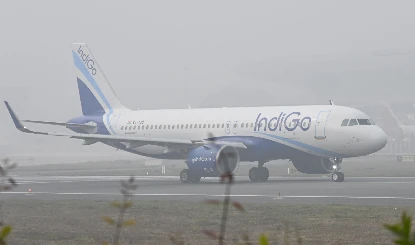 DGCA की सख्ती का असर, IndiGo देगा यात्रियों को पूरा Refund और 10,000 रुपये का मुआवजा