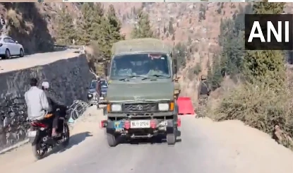 जम्मू-कश्मीर के किश्तवाड़ में मुठभेड़, जैश के 3 आतंकियों के छुपे होने की आशंका, सुरक्षा बलों ने लगाया CASO