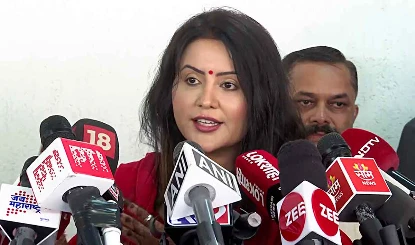 CM Devendra Fadnavis की Davos Visit को Sanjay Raut ने बताया Picnic, Amruta Fadnavis ने किया पलटवार