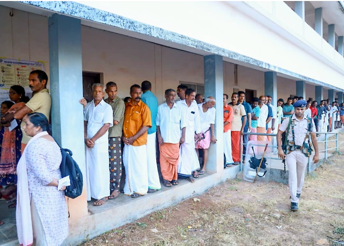 Kerala में Congress का CM फेस कौन? Delhi में Rahul Gandhi की बैठक के बाद भी सस्पेंस बरकरार।