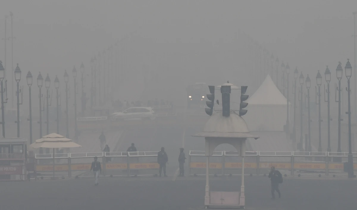 Delhi-NCR Cold Wave | दिल्ली में न्यूनतम तापमान 8.1 डिग्री सेल्सियस दर्ज, वायु गुणवत्ता  खराब  श्रेणी में