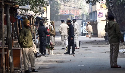 दिल्ली के स्कूलों में Bomb Threat से मचा हड़कंप, Email ने फैलाई दहशत, पुलिस ने कहा- सब अफवाह है