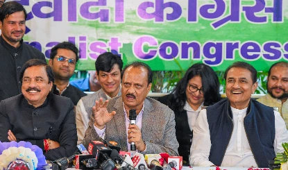 Maharashtra Politics: अजित पवार के निधन के बाद एक्शन में NCP, मंत्रालय पर दावे के लिए फडणवीस से मिले पार्टी के नेता