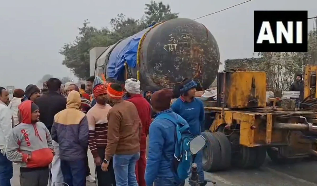 worlds largest Shiva Lingam has arrived in Gopalganj worlds largest Shiva Lingam has arrived in Gopalganj