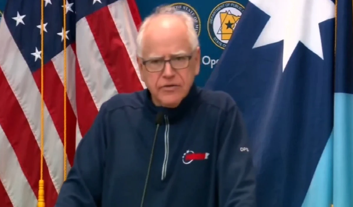 घरेलू आतंकवाद VS प्रोपेगेंडा: महिला की हत्या पर गवर्नर और होमलैंड सिक्योरिटी आमने-सामने, ICE की एंट्री को रोकेंगे मिनेसोटा नेशनल गार्ड