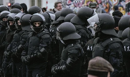 Iran Protests | शहजादे रजा पहलवी की अपील पर दहला ईरान! सड़कों पर उतरे हजारों लोग, प्रदर्शनों के बीच इंटरनेट और फोन सेवाएं ठप 