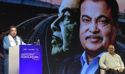 Ethanol विवाद के बीच Bihar पहुँचे Nitin Gadkari, E-20 ईंधन से वाहनों को नुकसान के दावे करने वालों की कर दी खिँचाई