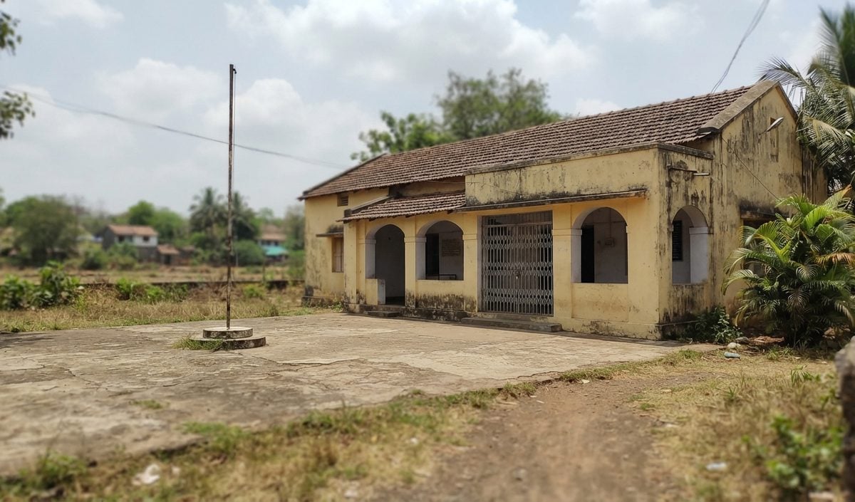 Thane में झील सौंदर्यीकरण गारंटी पत्र के बदले 7.5 लाख रुपये घूस लेते सरपंच गिरफ्तार Thane में झील सौंदर्यीकरण गारंटी पत्र के बदले 7.5 लाख रुपये घूस लेते सरपंच गिरफ्तार
