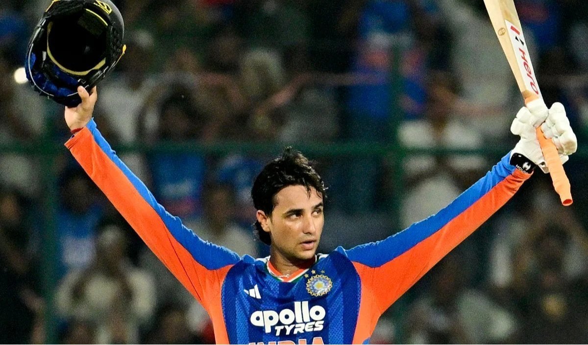 Suryakumar Yadav का रिकॉर्ड तोड़कर Abhishek Sharma ने रचा इतिहास, इंदौर T20I में कमाल Suryakumar Yadav का रिकॉर्ड तोड़कर Abhishek Sharma ने रचा इतिहास, इंदौर T20I में कमाल