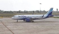 Indigo की फ्लाइट में लगी आग, दिल्ली से चेन्नई जा रहे विमान की हैदराबाद में सुरक्षित लैंडिंग Indigo की फ्लाइट में लगी आग, दिल्ली से चेन्नई जा रहे विमान की हैदराबाद में सुरक्षित लैंडिंग