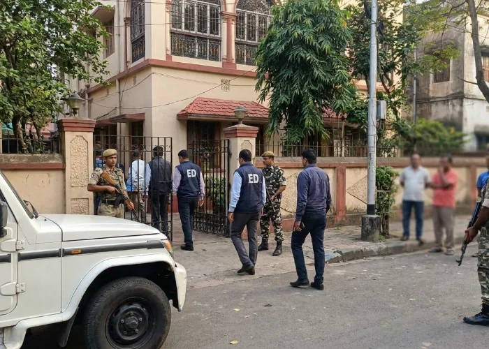Kolkata में Money Laundering मामले पर ED का बड़ा एक्शन, 8 ठिकानों पर छापेमारी