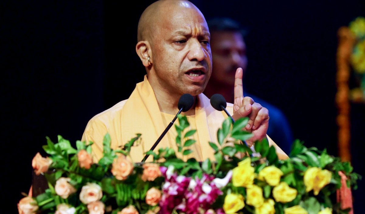EVM और Election Commission पर सवाल उठाने पर Yogi Adityanath का वार: देश में अराजकता फैला रहा विपक्ष