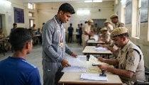 CRPF Recruitment: CRPF ने Head Constable और GD Constable के 521 पदों पर मांगे आवेदन, ऐसे करें अप्लाई