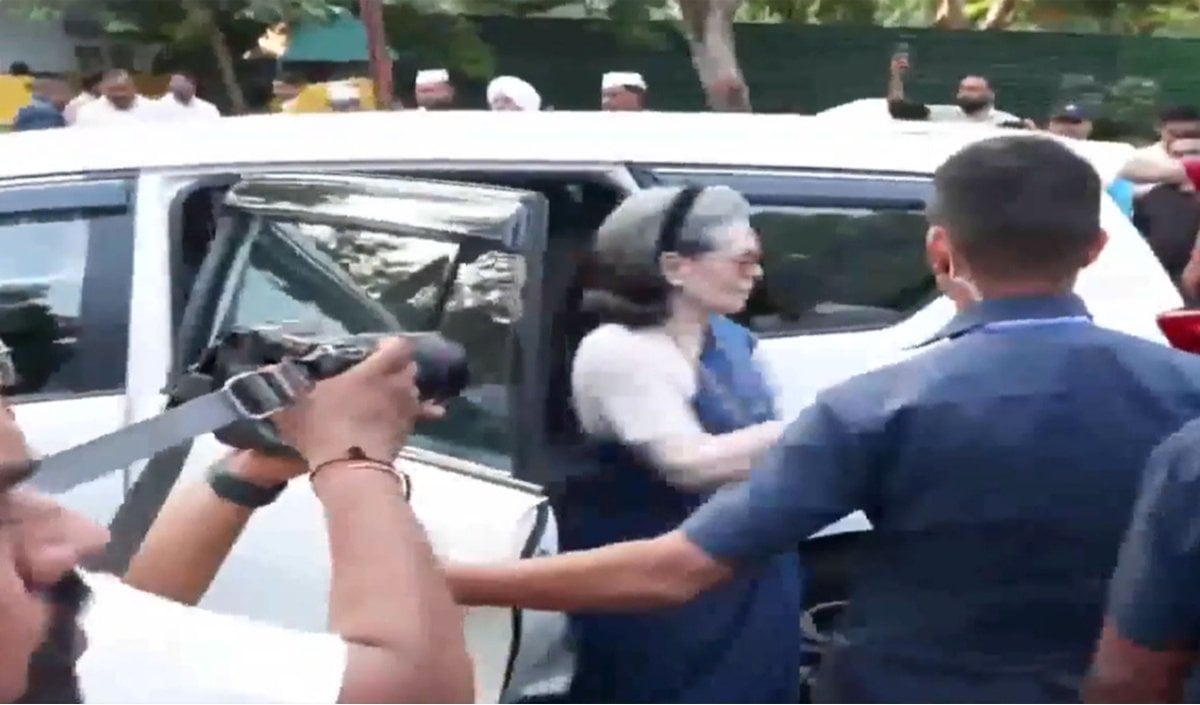 संसदीय सत्र में सरकार को घेरने की तैयारी, Rahul Gandhi के आवास पर जुटे INDIA के दिग्गज