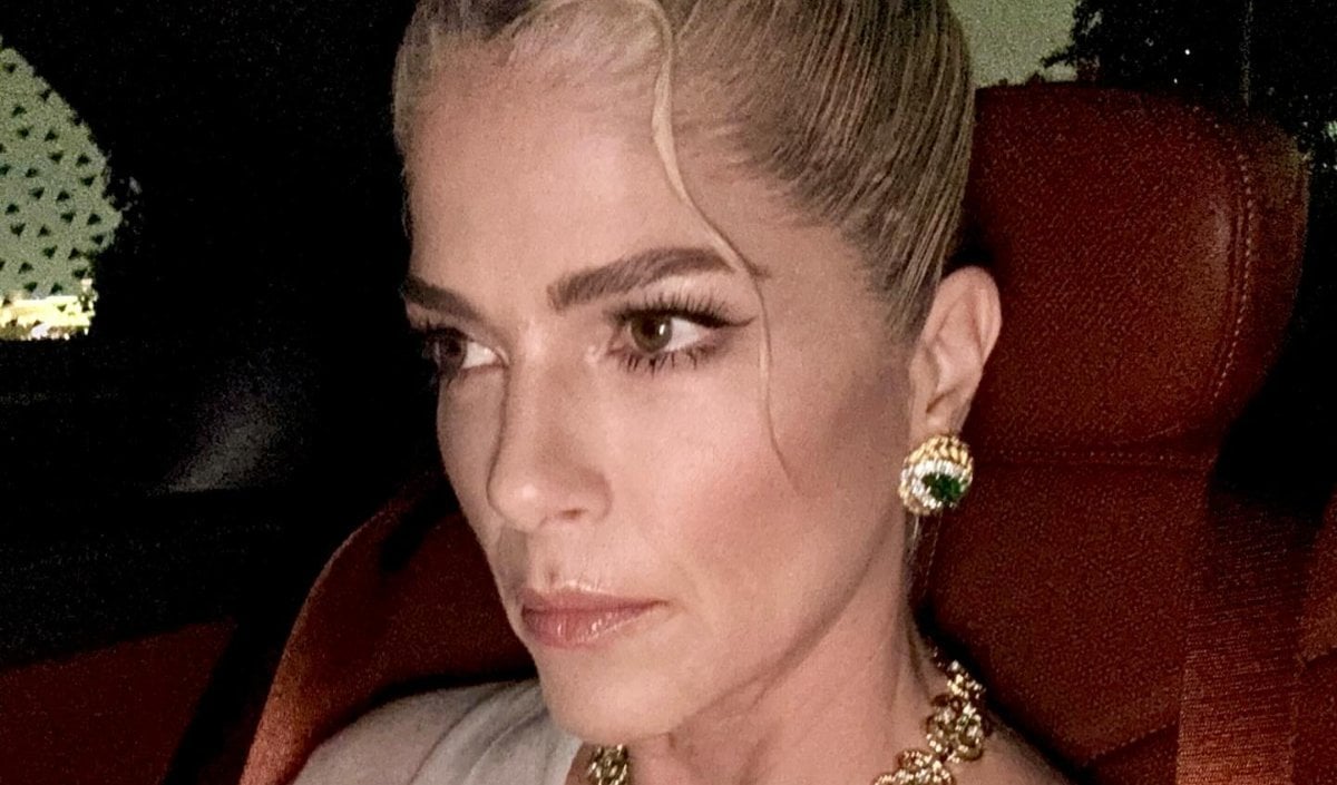 Hollywood Selma Blair Arrested | हॉलीवुड एक्ट्रेस की शर्मनाक करतूत! प्लेन में किया एयरहोस्टेस पर हमला, अस्पताल में पुलिस और नर्स को मारी लात