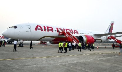 Air India Hijack Scare | हाईजैक के डर से सहमी फ्लाइट! एयर इंडिया के विमान ने