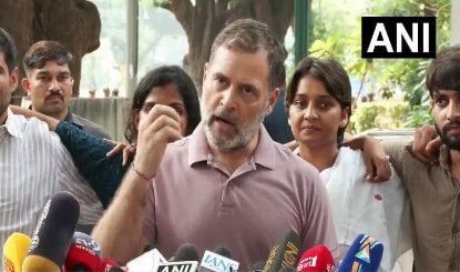 Rahul Gandhi के साथ आए NSUI कार्यकर्ता, Delhi Police पर लगाया बर्बर मारपीट का आरोप, LoP ने अमित शाह को दी सीधी चुनौती